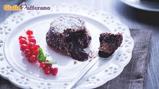 Tortino di cioccolato con cuore fondente  Ricetta in 1 minuto [upl. by Felipa]