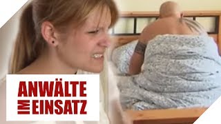 Papa mit Affäre erwischt Er betrügt Mama im Ehebett  12  Anwälte im Einsatz  SAT1 [upl. by Amick]