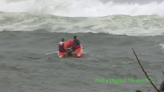 See How a Small Inflatable Crosses a Big Set of Waves at a River Bar [upl. by Jaclin]