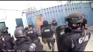 Operativo policial en cárcel de Ecuador por violentos enfrentamientos  Ecuavisa [upl. by Izmar771]