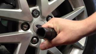 Ford Quick Tips 24 Why Locking Lugnuts Are Worthless Easy Removal [upl. by Lundin]