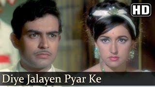 Diye Jalayen Pyar Ke HD Dharti Kahe Pukar ke Songs  Sanjeev Kumar  Nivedita  Jeetendra [upl. by Aicatsanna]