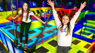 TRAMPOLINE PARK 24 ORE CHALLENGE 😆 [upl. by Macomber]